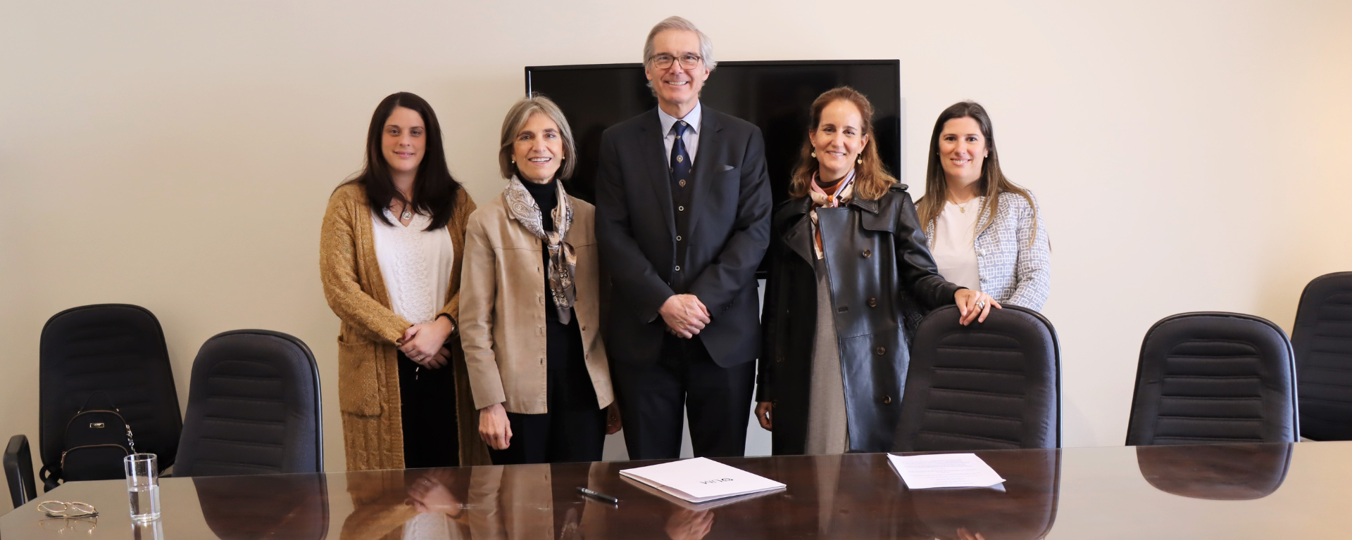 La UM firmó convenio con la Fundación Los Rosales