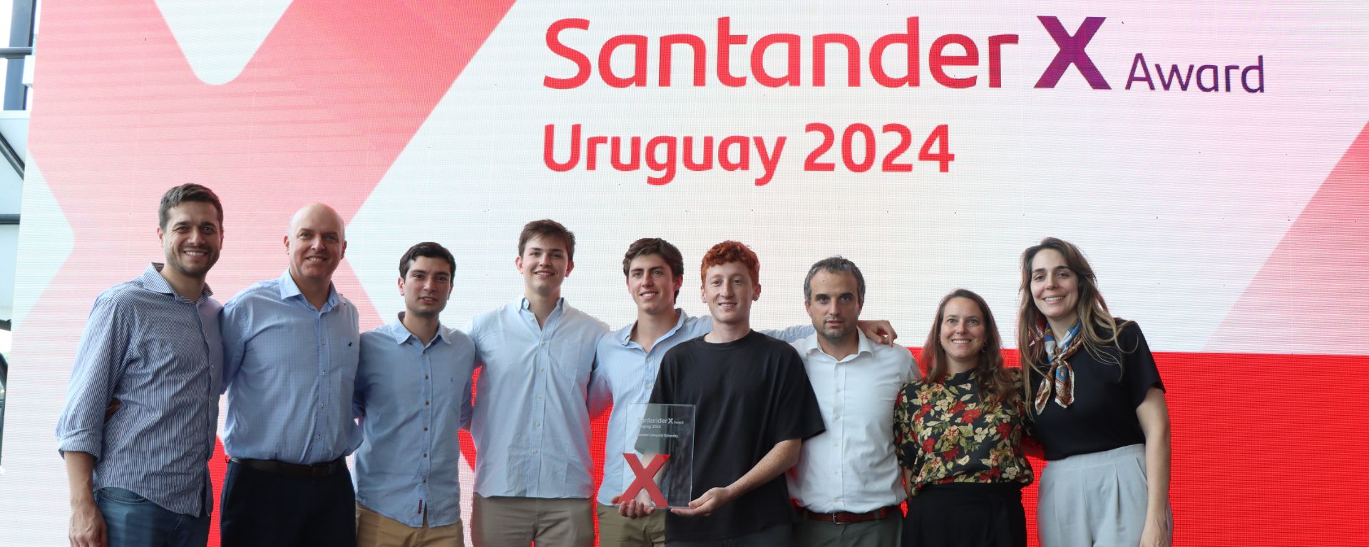 Alumnos de Ingeniería ganaron el primer puesto en la categoría University en Santander X