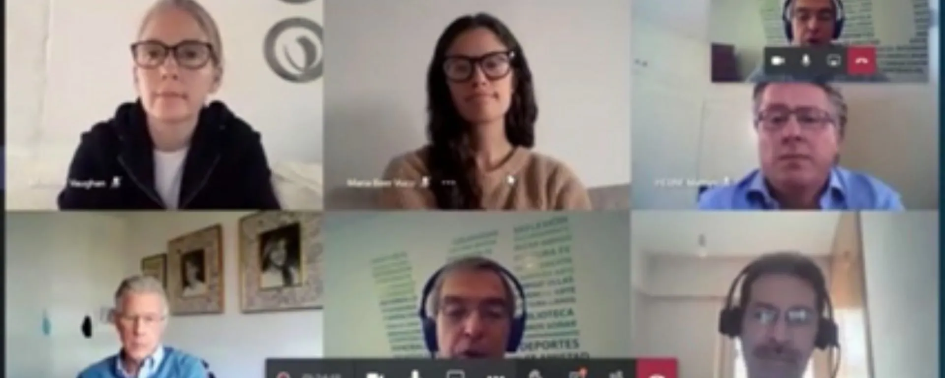 Docentes en llamada de Teams Docentes en llamada de Teams