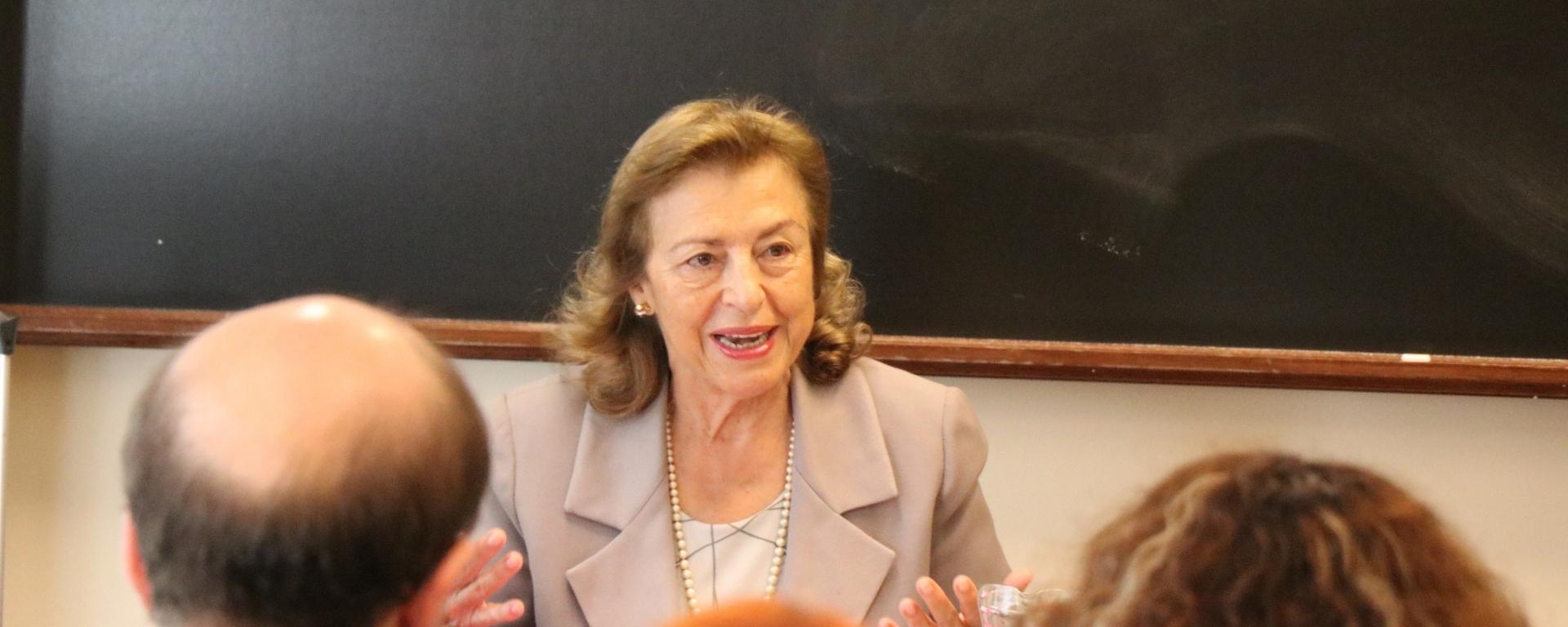 Dra. Elena Fernández 